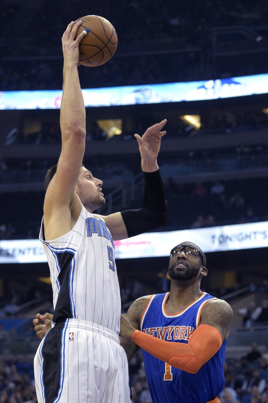 Vucevic guía al Magic a victoria sobre Knicks
