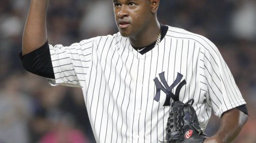 Hicks pega 3 jonrones y Yanquis ganan 11-1 a Medias Rojas