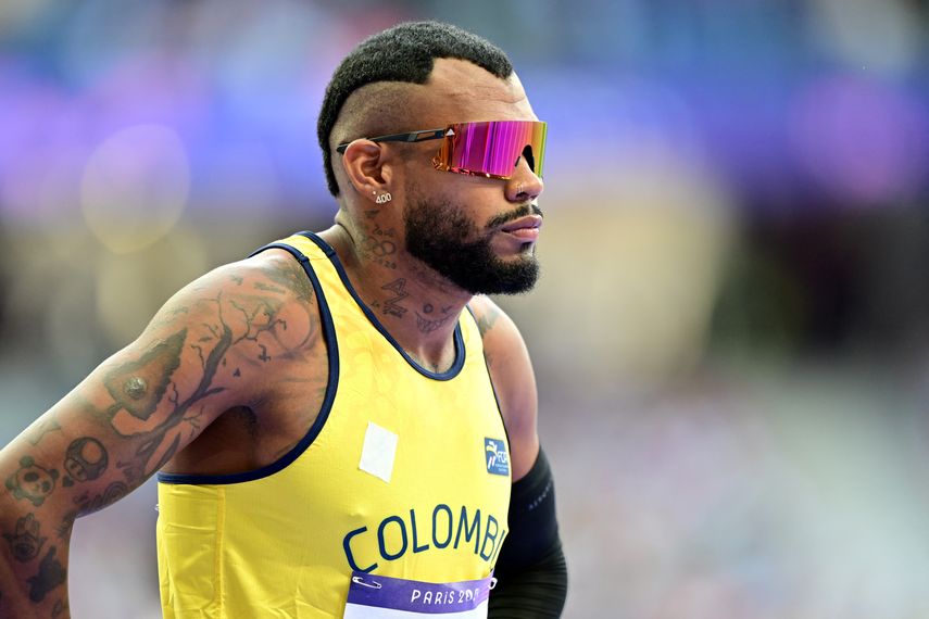 París 2024: Colombiano Anthony Zambrano abandona el repechaje de 400 metros por lesión