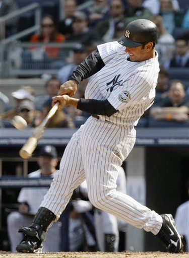 Después de lesión, Posada trata seguir vigente como catcher