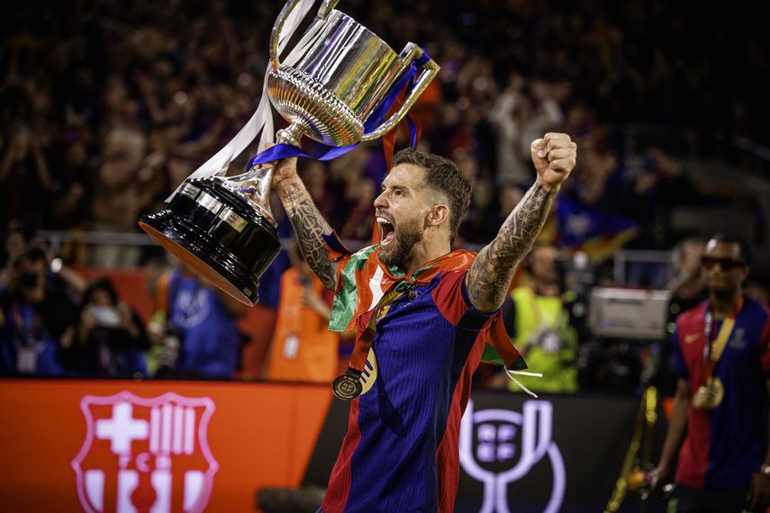 FC Barcelona anunció la salida de Inigo Martínez