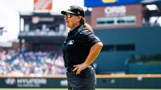 MLB: Jen Pawol se convierte en la primera mujer árbitro en las Grandes Ligas