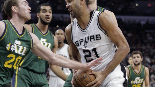 Duncan anota 18 por Spurs contra el Jazz