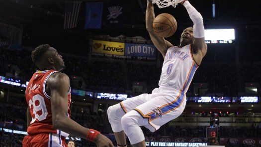 Westbrook con triple doble; Thunder supera a 76ers