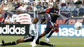 MLS: Revolution propina a Chivas cuarta derrota seguida