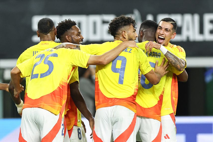 La selección Colombia le ganó por goleada a México en amistoso de preparación