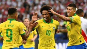 Brasil juega como Brasil y pavimenta camino para novena Copa América