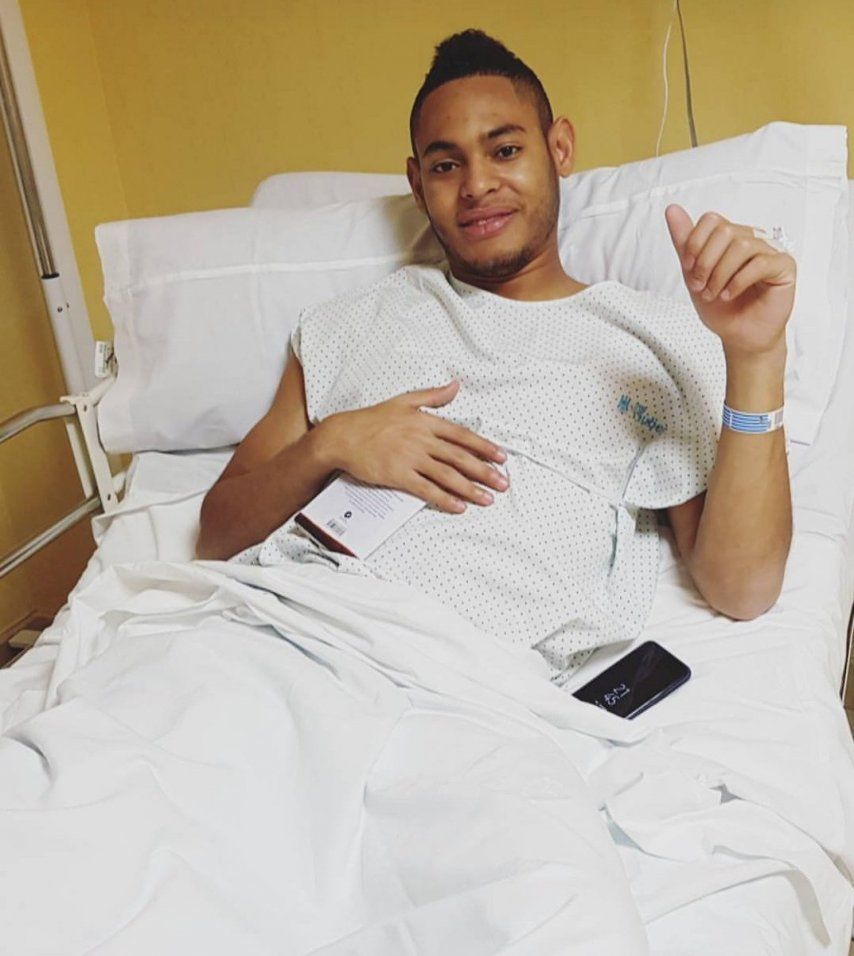 Operan a Ismael Diaz del menisco de la rodilla derecha