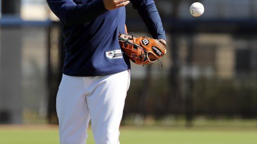Yuli Gurriel es operado y se perderá inicio de la temporada