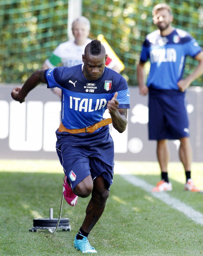 Balotelli sujeto de insultos racistas