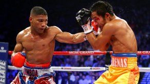 El boxeador cubano Gamboa reta al campeón ligero de la OMB Terence Crawford