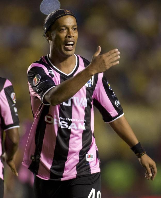 Ronaldinho se marcha del fútbol mexicano tras dos torneos