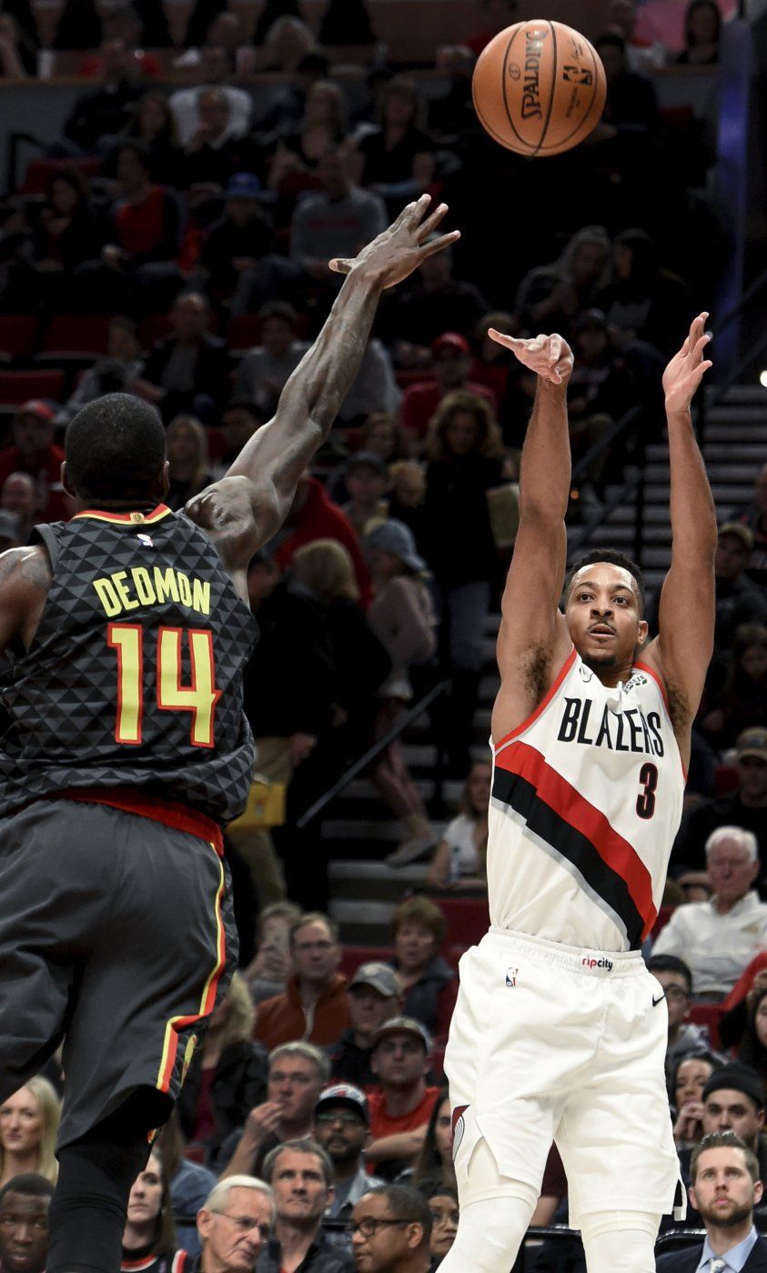 McCollum firma triple-doble y Blazers ganan a Hawks 120-111