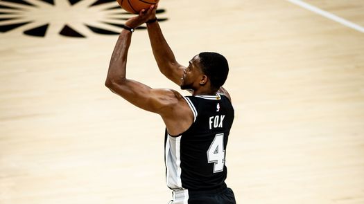NBA: DeAaron Fox volvió a las duelas con los Spurs con 24 puntos NBA: DeAaron Fox volvió a las duelas con los Spurs con 24 puntos