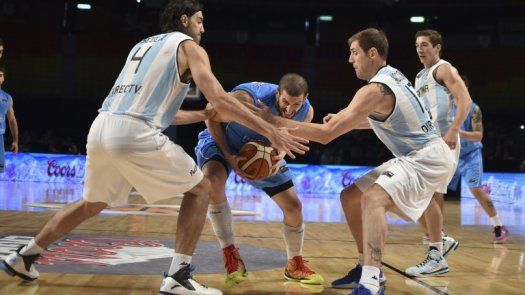 Sufrida victoria de Argetina 90-87 ante Uruguay en Preolímpico de básquet
