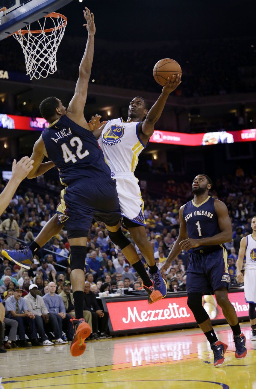 Curry compensa mala noche, lidera a Warriors ante Pelicans