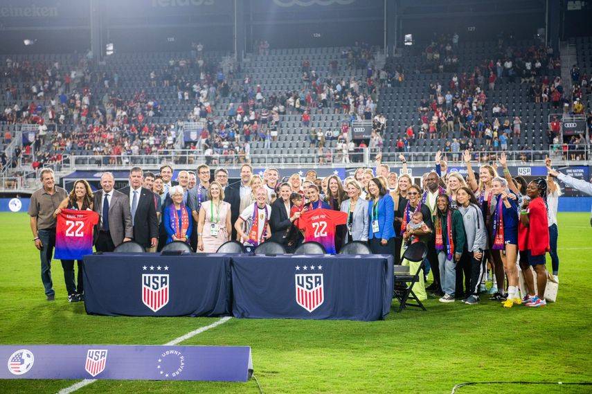 Estados Unidos firma convenio para igualdad salarial de selecciones&nbsp;