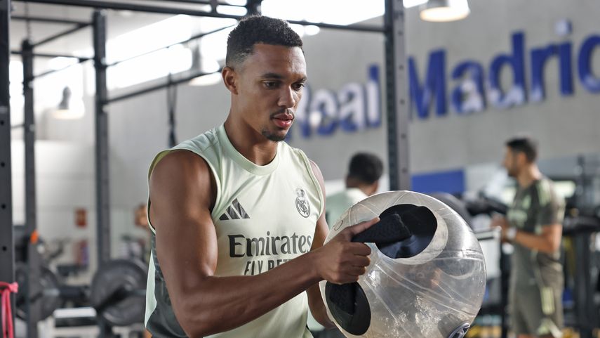 Trent Alexander-Arnold fuera de la convocatoria de la selección de Inglaterra