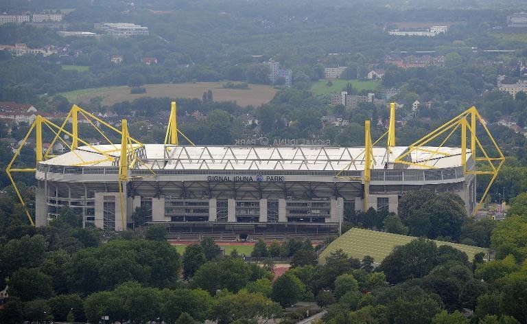 Encuentran bomba de la Segunda Guerra Mundial en estadio del Dortmund