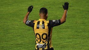 Rolando Blackburn con The Strongest