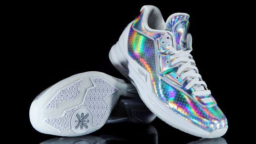Juego de Estrellas, ocasión para estrenar diseño de zapatos