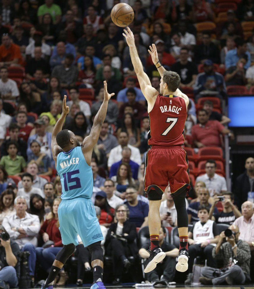 Heat remonta ante Hornets y suma otro triunfo