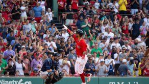 Jonathan Araúz volvió a pegar cuadrangular en la MLB con Boston