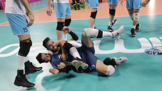 Argentina aplasta a Cuba y revalida oro en voleibol