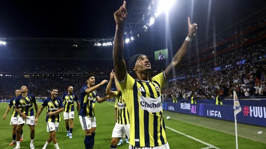 Champions League: UEFA investigará el incidente entre el Lyon y Fenerbahce Champions League: UEFA investigará el incidente entre el Lyon y Fenerbahce