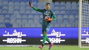 Orlando Mosquera vuelve a dejar el arco en cero para el Al-Fayha