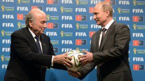 Putin afirma que Joseph Blatter merece el Nobel de la Paz