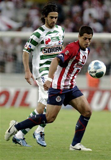 Man United ficha a Javier Hernández