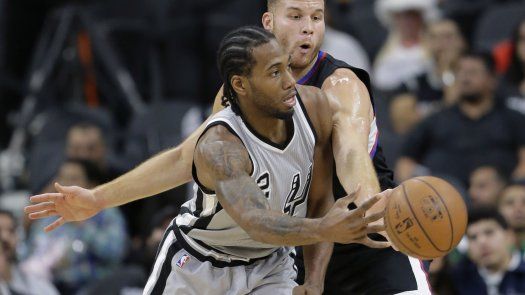 Spurs vencen a Clippers y tienen récord de 15-0 en casa