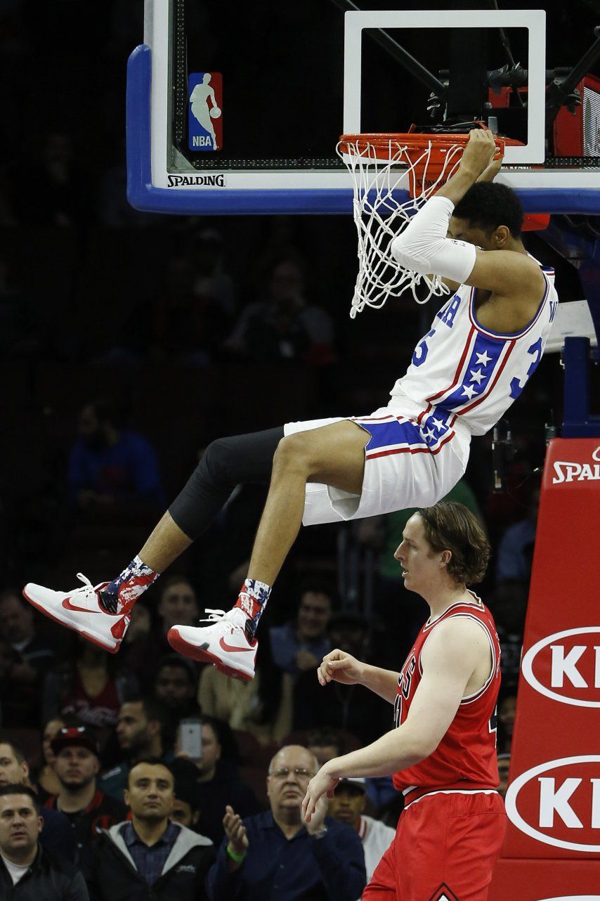 Bulls mantienen a 76ers sin victoria