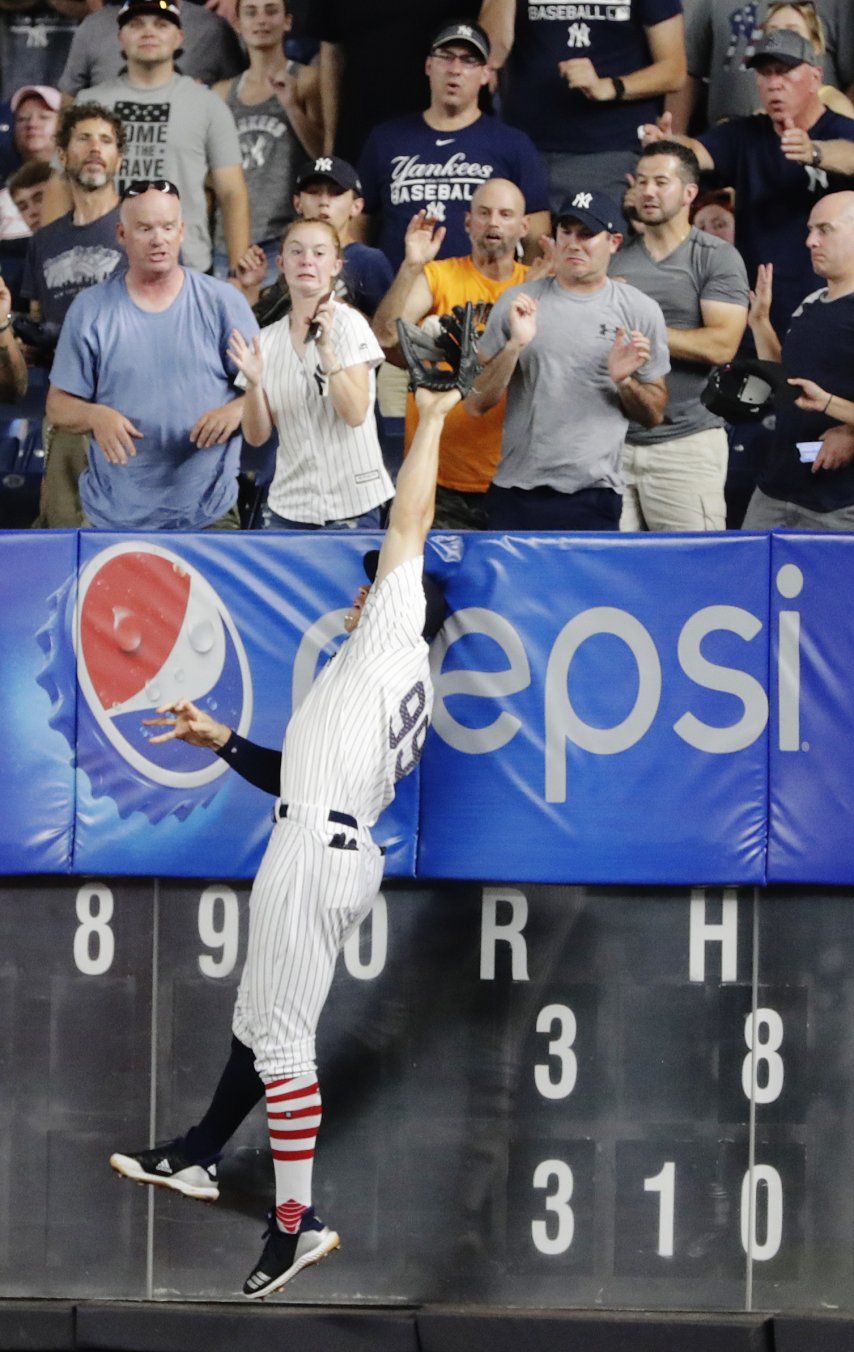 Jonrón de Acuña guía a Bravos a triunfo 5-3 sobre Yanquis