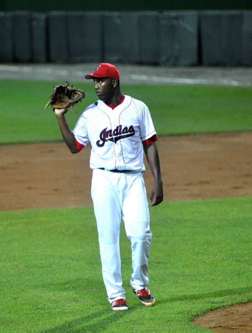 Indios vencen a las Águilas y Los Caballos vuelven a ganar