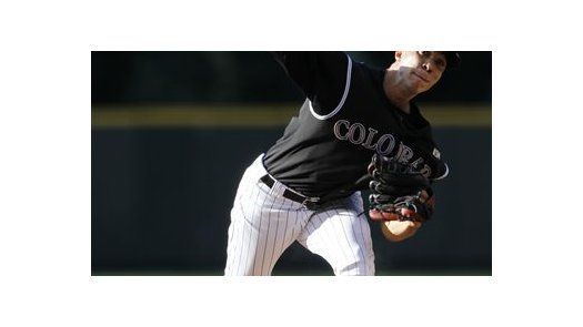 Ubaldo Jiménez tiene una mala noche pero los Rockies ganan
