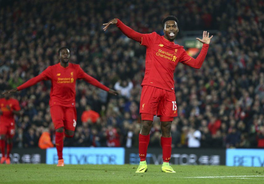 Liverpool y Arsenal avanzan a cuartos en la Copa de la Liga