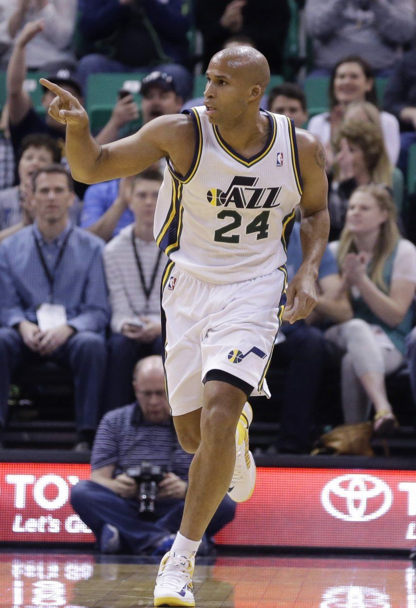 Jazz vence al Magic 89-88 en segundos finales