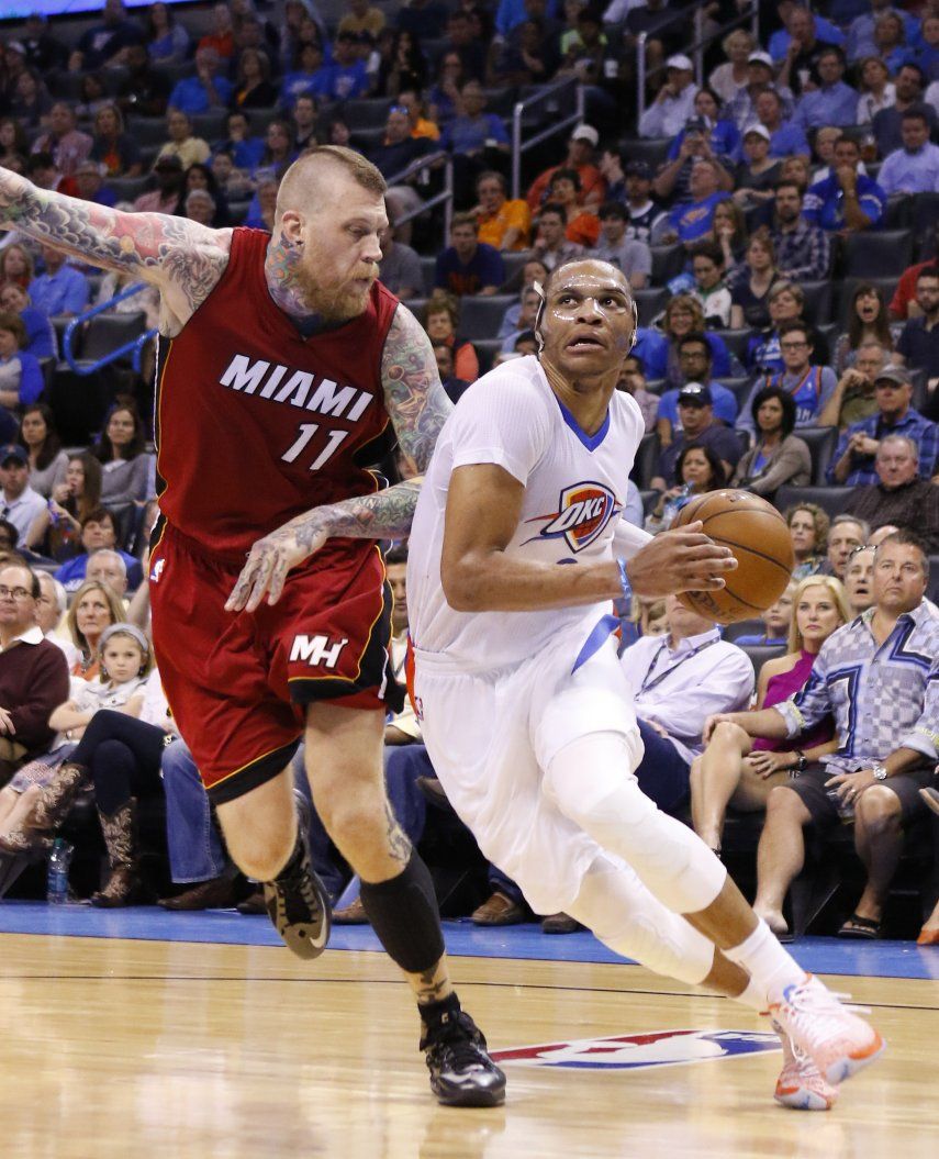Westbrook llega a 10 triples dobles en la campaña