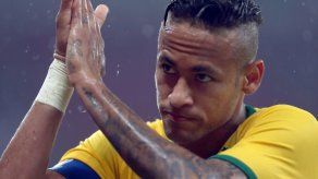 Santos pide a FIFA que suspenda a Neymar por seis meses por conflicto legal