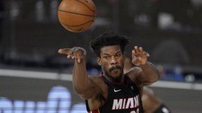 Miami Heat elimina a los favoritos Milwaukee Bucks de Antetokounmpo
