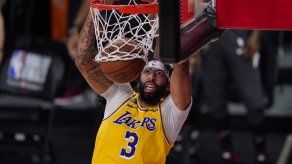 Los Lakers ganan sin problemas el primer partido de la final de la NBA