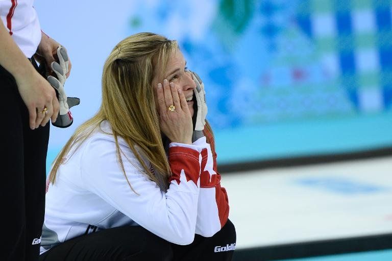 Canadá derrota a Suecia y gana el oro olímpico en curling femenino