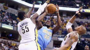 Los Pacers siguen firmes en la NBA y los Spurs resbalan de nuevo