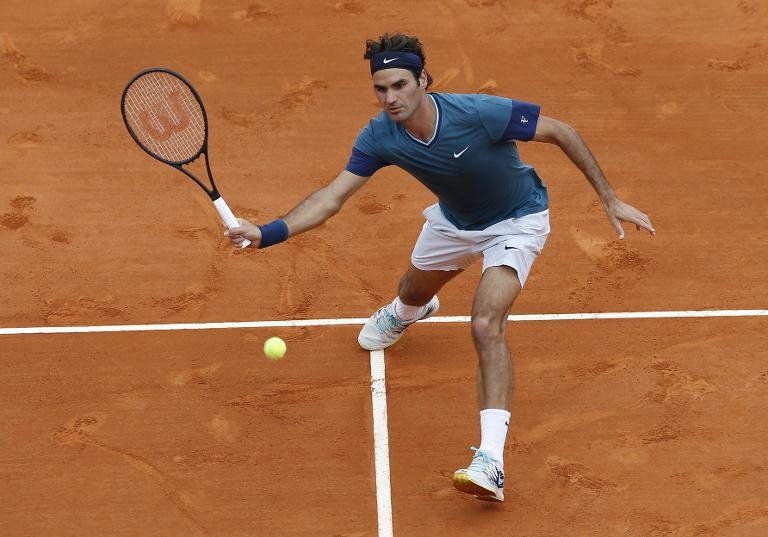 Federer debuta con victoria en su regreso a Montecarlo