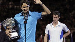 Federer y Serena Williams siguen primeros en clasificación