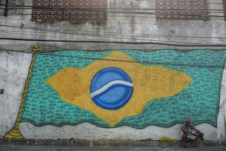 Luchadora de MMA reduce a golpes a ladrón que intentó robarla en Rio