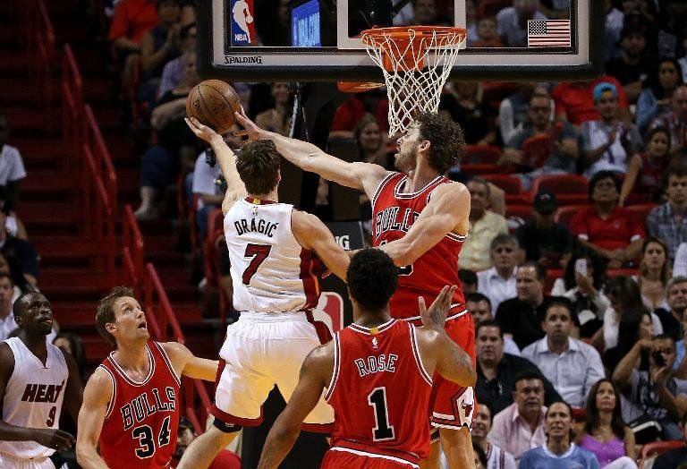 Gasol logra otro doble-doble y Curry rompe un récord de triples en la NBA