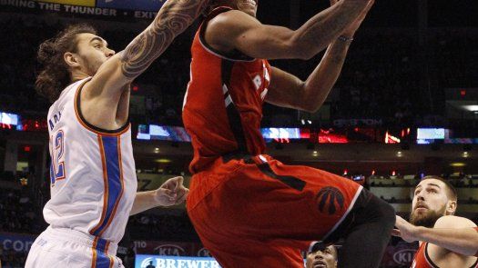 Raptors se imponen a Thunder y siguen invictos